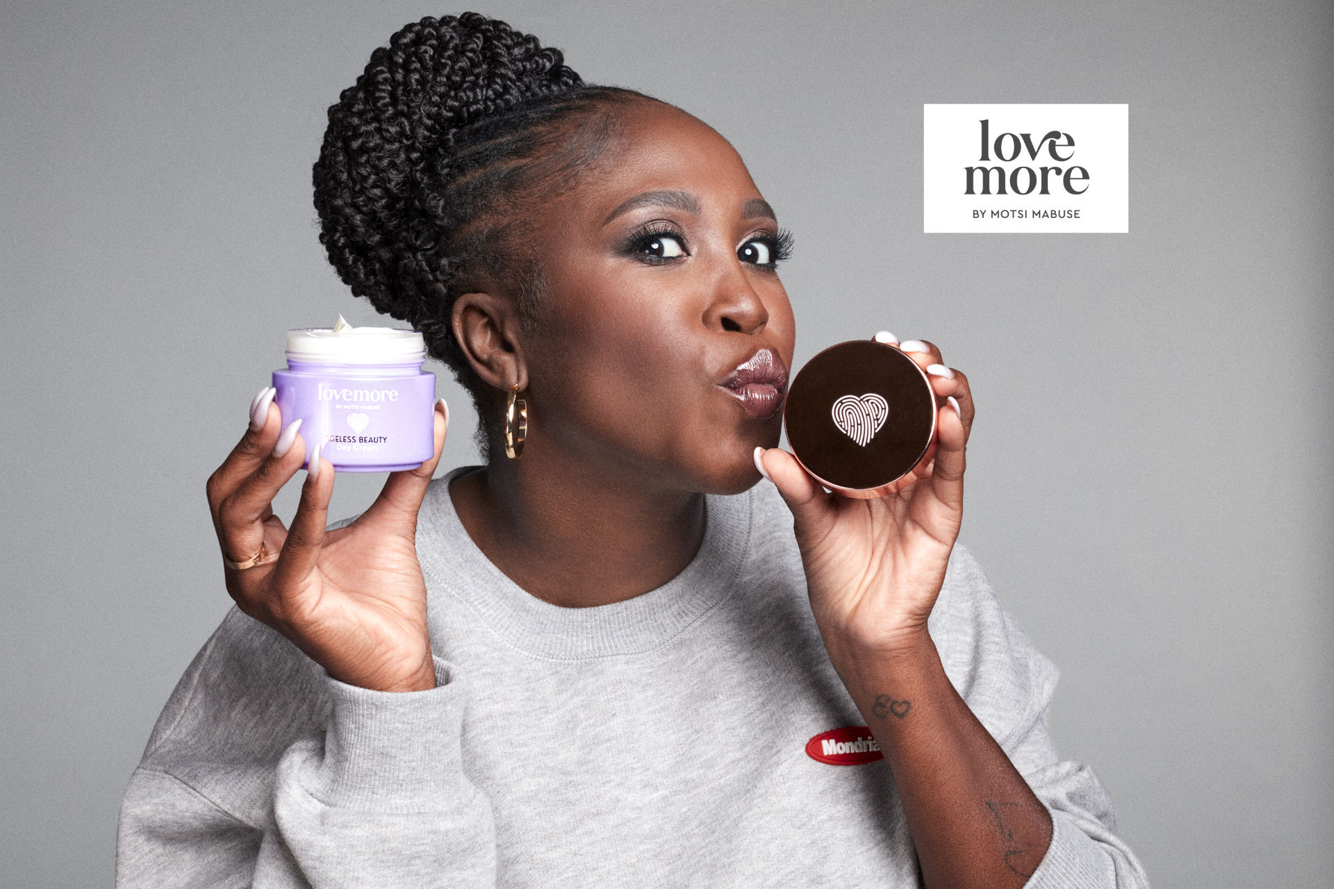 Lovemore-grau-Logo